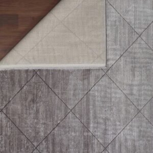 Diamond Pattern Grey Rug
