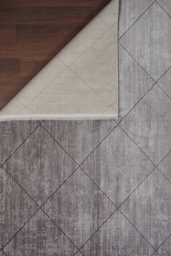 Diamond Pattern Grey Rug