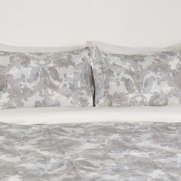 Luxury Ornament bedsheet